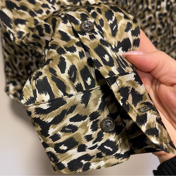 Equipment Femme Leopard Print Button Down Blouse Size S/P - Picture 4 of 6